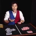 發牌時「瞬間換衣」讓觀眾全驚呼　台灣魔術師用6分鐘摘下「魔術界奧運冠軍」！