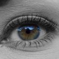 心理測試：哪隻眼睛最純真，測試你的另一半對你有多信任？