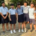 全國首例！板橋高中宣布「男生可以穿裙子上課」　國中小學跟進「制服可混搭運動服」即將上路實施