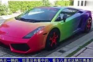 七歲女孩被4s店員工狂罵：豪車你賠不起！媽媽看不過去：你跪下我再買一輛