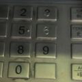 領錢時發現按鍵上的6掉漆了，他發網問「大家密碼是不是都有6？」...原來巧合不只一個啊！