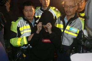 22歲無牌MK仔瘋狂駕駛撞傷交警再自炒車上更搜出大量可卡因!3男女被捕!!