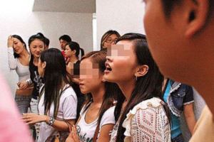 18歲就成為夜場媽咪，CoCo:「比D仔灌幾杯威士忌，就揾到好多錢，好過班男仔請我食飯都話無錢」