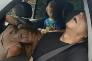 真的是太恐怖了...爺爺奶奶開車載四歲孫子居然「開到一半爽到死了」！沒想到真相竟然是...