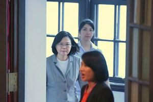 蔡英文滿意度一夜之間翻倍網友諷：太神了，自己做的民調都不及格、更該下臺了！