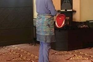 SebarGambarNajibSolat,AsyrafWajdiDibahanTerlaluKuatBodekSindirNetizen
