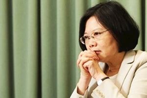 蔡英文就職一周年，多家媒體用「驚雷乍響」形容「外交潰敗」擔心我我國「斷交潮」即將開始