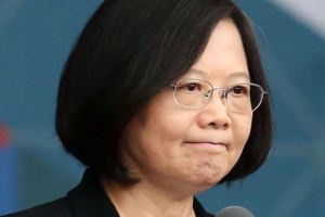 蔡英文宴請"綠委"特意澄清自己不是"神隱少女"