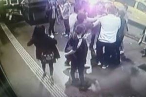 竹聯酒店被砸、軍師遇刺，國內兩大幫派「天道盟」與「竹聯幫」好不容易平息的戰火再次引燃，一場江湖風暴將如何平息！！