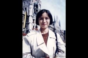 33歲演戲並走紅，44歲時在車內燒炭自殺身亡，發現時已長屍斑！