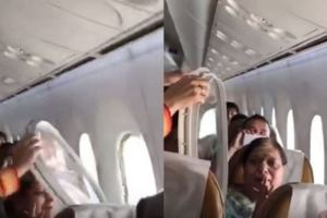 飛機遇亂流「脫窗」！女乘客「差點被吸出窗外」嚇哭，空姐淡定裝回去「下一秒暖舉」被讚爆！