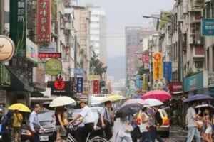 夏至到今鋒面南移高屏大雨特報北部宜花防午後雷雨