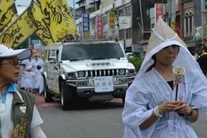 閃亮三姊妹「閃爸」告別式三姊妹泣不成聲