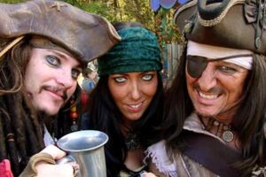 海盜戴眼罩「不是瞎或耍帥」原來有科學原因：隨時救自己一命！