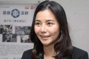 40歲找到真愛！「老公鄭伊健」將她寵成公主如今瘦身成功「重回美貌巔峰」美翻！