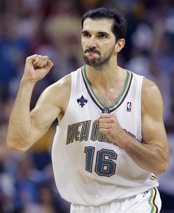 stojakovic-celebrates.jpg