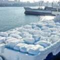 貨船遇低溫日車運抵俄全凍成冰