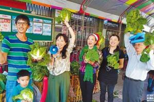 韓粉加碼送滷肉飯佳芬姐耶誕義賣