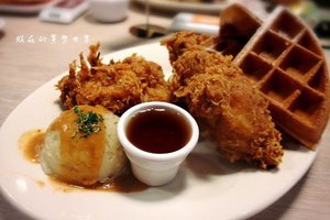 【台北】炸雞配鬆餅的全新組合！Queens Cuisine皇後美食館！