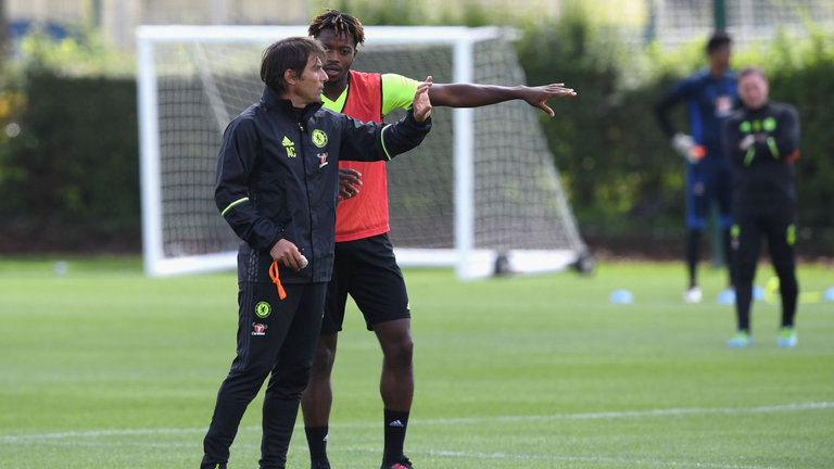 antonio-conte-nathaniel-chalobah.jpg