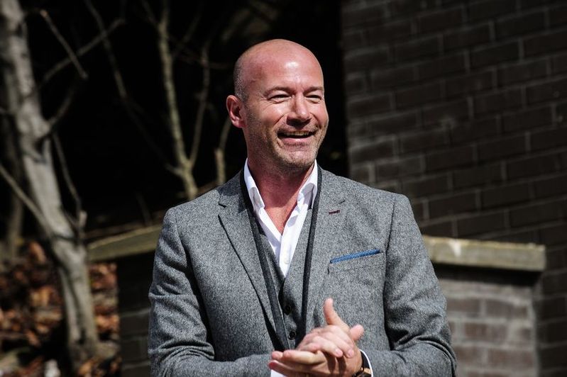 Alan-Shearer-Statue-Unveiled-at-St-James-Park.jpg