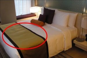 為什麼酒店的床尾要放一塊布？答案你絕對想不到！ 