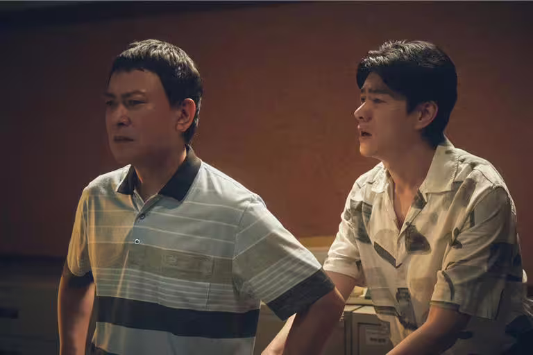 《成功路上》李程彬(右)轉大人演技細膩,左為王識賢。(公視台語台、華視提供) 《成功路上》李程彬(右)轉大人演技細膩,左為王識賢。(公視台語台、華視提供)