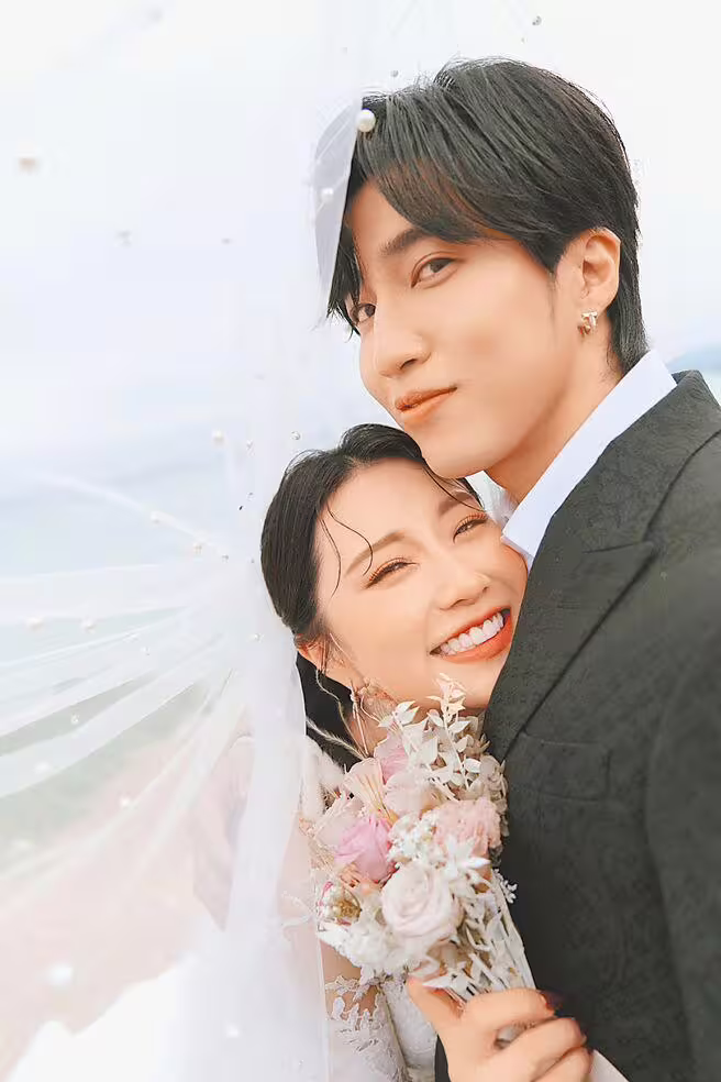 婁峻碩(右)2月結婚成為人夫,在家庭影響下,他希望自己可以成為像父母一樣的好家長。(資料照片) 婁峻碩(右)2月結婚成為人夫,在家庭影響下,他希望自己可以成為像父母一樣的好家長。(資料照片)