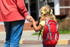 5歲女童放學「2個爸爸」同時來接　媽淚吐超綠真相