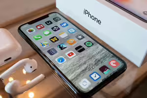 調查發現「大學生偏愛iPhone」　拒拿安卓：除非每個月賠我1千