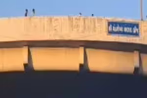 風箏線割喉！一家三口「摔出21m高架橋」身亡