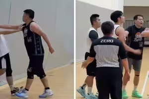比賽爆衝突!球員竟怒掐對手脖子 比賽爆衝突!球員竟怒掐對手脖子