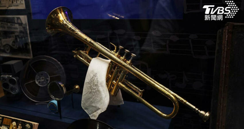 T閱讀／The essence of Miles Davis 安靜的疫情之夜