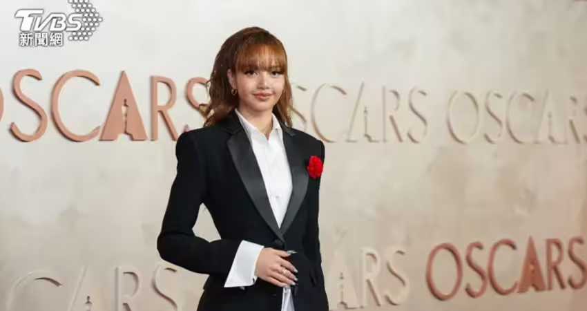 紅毯星光熠熠！ LISA首登奧斯卡長西裝帥氣亮相 興奮喊：不敢相信