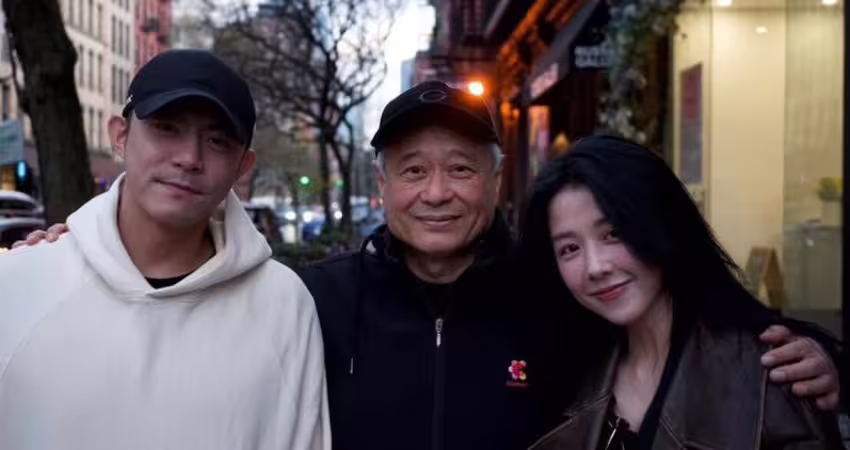 邵雨薇、王柏傑赴美拍戲 李安探班開心合影