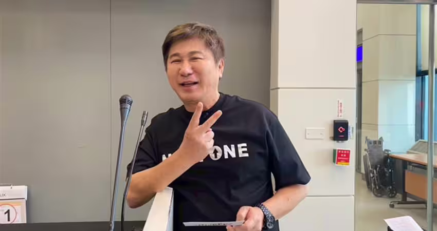 突拋震撼彈！綜藝天王胡瓜宣布離開台灣「飛中國」 私密行程全被拍