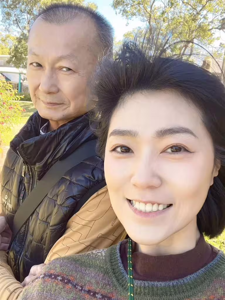 曹雅雯爸爸過世後仍堅強上工。(圖/翻攝自曹雅雯IG) 曹雅雯爸爸過世後仍堅強上工。(圖/翻攝自曹雅雯IG)