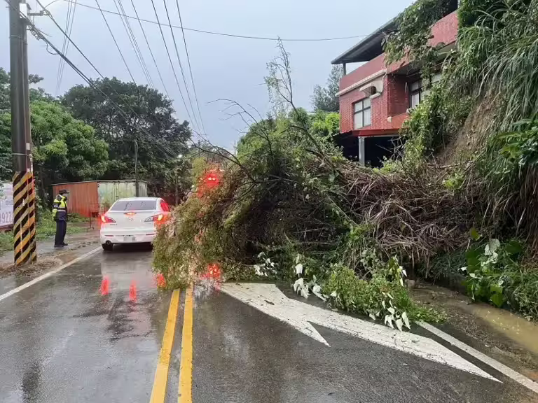 ▲因應西南氣流帶來強降雨,新市府團隊整備待命、全力防災。(圖/新竹市府提供) ▲因應西南氣流帶來強降雨,新市府團隊整備待命、全力防災。(圖/新竹市府提供)