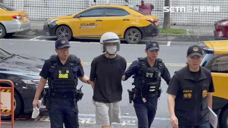 台北地院裁定劉男收押。(圖/記者楊佩琪攝) 台北地院裁定劉男收押。(圖/記者楊佩琪攝)