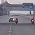 汽車突變換車道　2重機撞成巨大火球