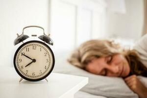 睡眠與壽命的關係揭秘：每天睡多久最好？