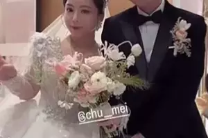 恭喜《大學生》班底結婚了！五星級飯店辦婚禮 頭頂王冠絕美婚紗曝光