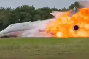 國際飛機驚傳爆炸！機上全員罹難　影片曝光