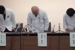 日醫無視2次警告 不是腫瘤也遭切除!「50多歲婦慘癱瘓」院方鞠躬道歉 日醫無視2次警告 不是腫瘤也遭切除!「50多歲婦慘癱瘓」院方鞠躬道歉