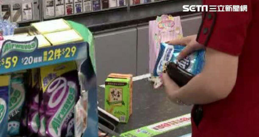 台灣超商驚見「阿伯1穿配」 日攝影師嚇壞：在日本這是搶匪…