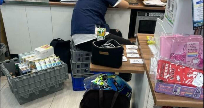 超商大夜班上到睡著她拍下Po網 百萬網友公審：你不知道他正經歷什麼