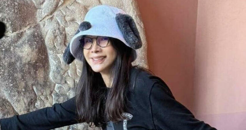 陳美鳳散步「休閒裝扮」全被拍 畫面驚見有「胖肚肚」網一看笑了