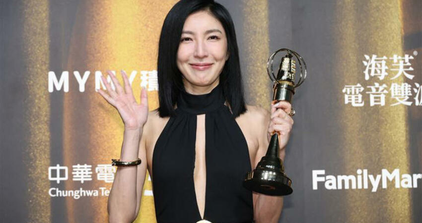 楊謹華驚傳在家出意外！「木頭直插」被送進急診 蜷曲病床現況曝光