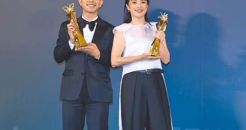 萬洛稱帝噴淚「在台灣重生」