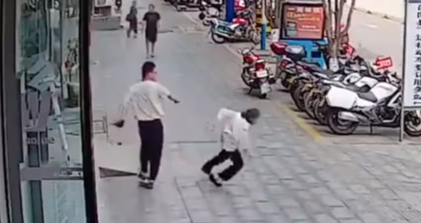 阿嬤街上走路　突被男子揮拳重擊倒地